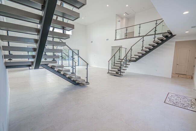 Foto del edificio - Luxury Smart Home with Green Belt Views in Tesoro Highlands!