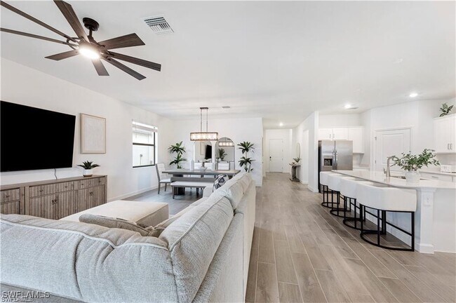 Building Photo - 11096 Canopy Loop