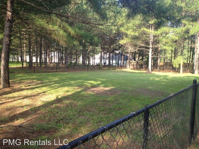 Building Photo - 1205 Brooklet S Dr