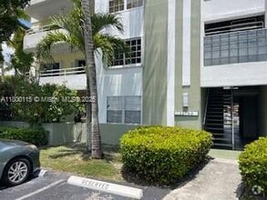 Building Photo - 10795 SW 108th Ave