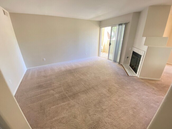Foto del edificio - Charming 2Bed/2Bath 1st Floor Condo nestle...