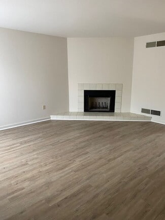 Building Photo - 1844 Spring Ridge Ln