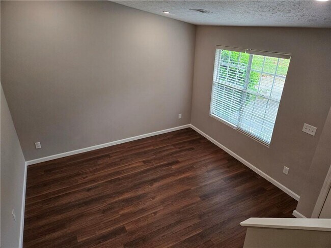 Foto del edificio - 1680 Wee Kirk Rd SE