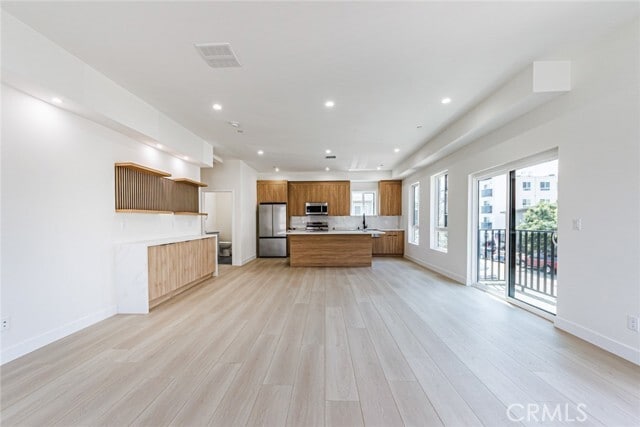Building Photo - 1332 Tamarind Ave