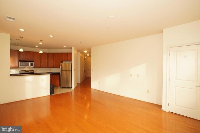 Building Photo - 2665 Prosperity Ave
