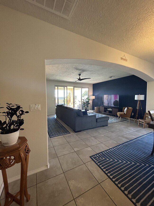 Building Photo - 9504 Stone Ridge Dr NW