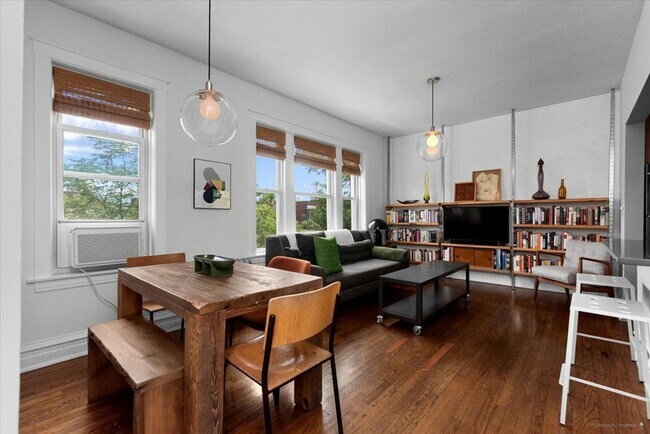 Foto del edificio - 4862 N Ashland Ave