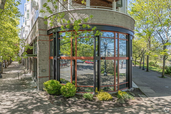 Exterior - RiverPlace Condominiums