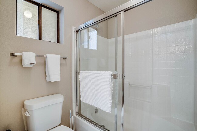Building Photo - Resort Style Living - Furnished Three Bedr...
