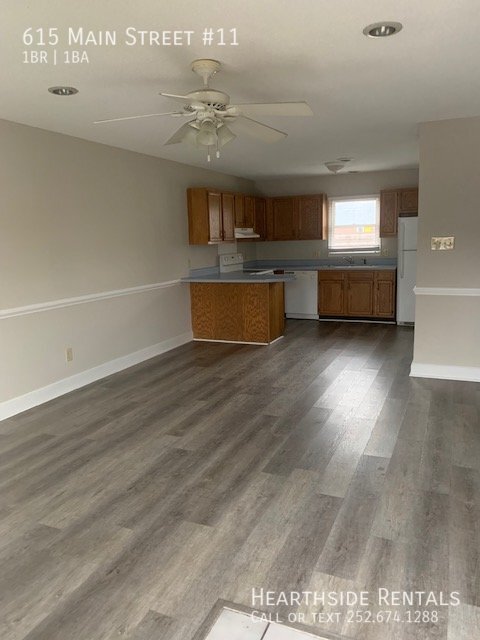 Building Photo - 1 Bed 1 Bath Apt. on Main St.