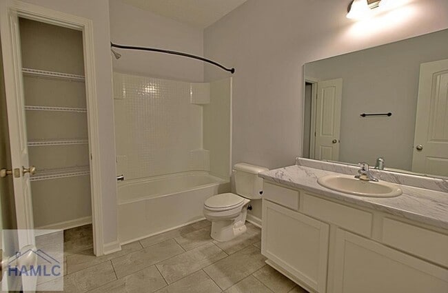 Building Photo - 68 Daylily Ct
