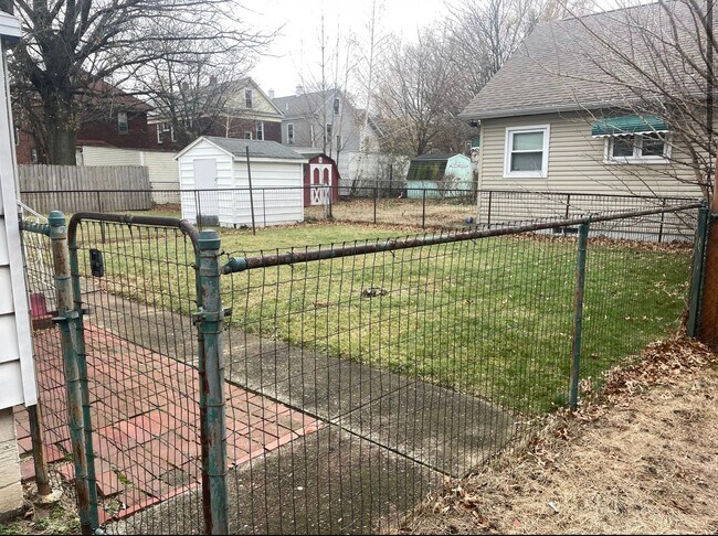 Foto del edificio - 658 Payne Ave