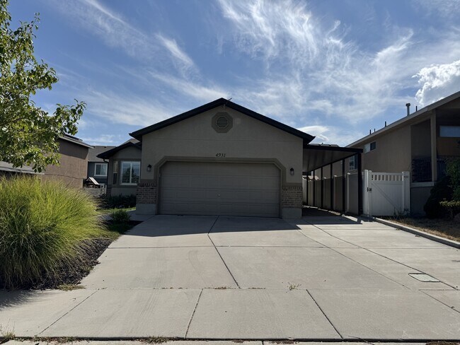 Foto del edificio - 4931 W Berry Creek Dr