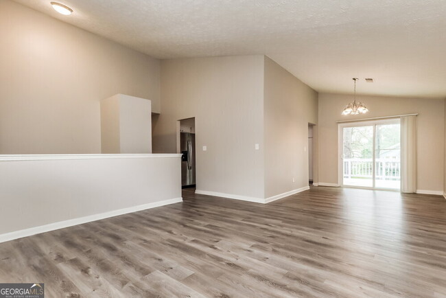 Building Photo - 2935 Sandy Cir