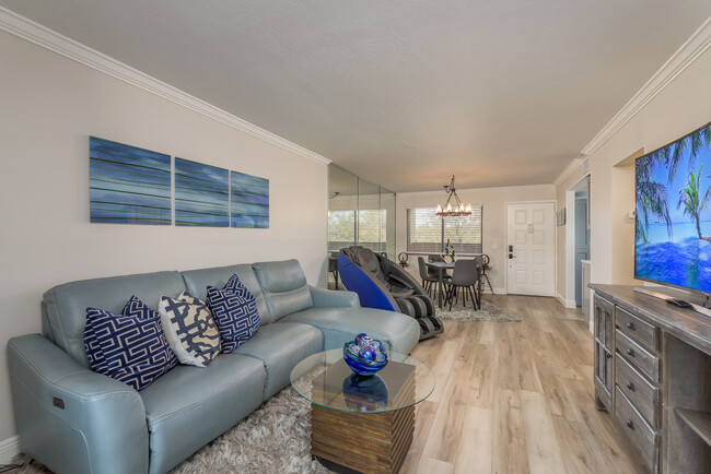 Foto del edificio - 3062 Eastland Blvd