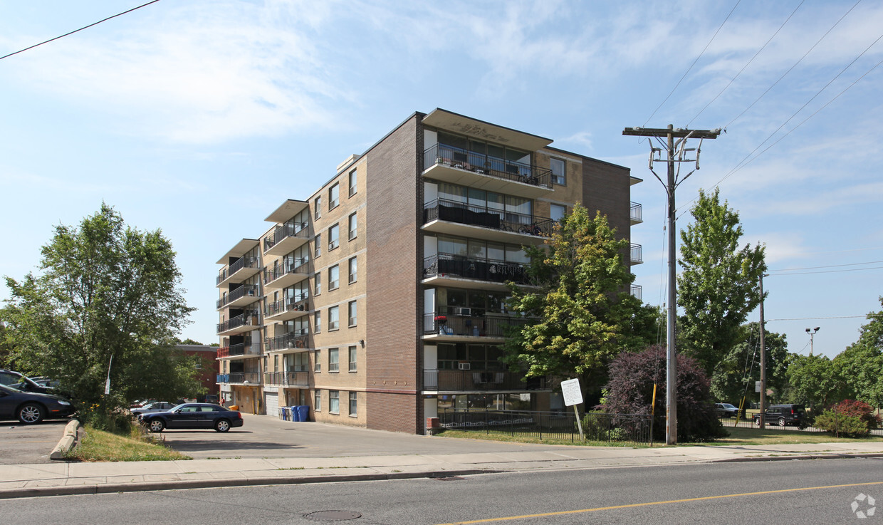 Primary Photo - Greenview Apartments