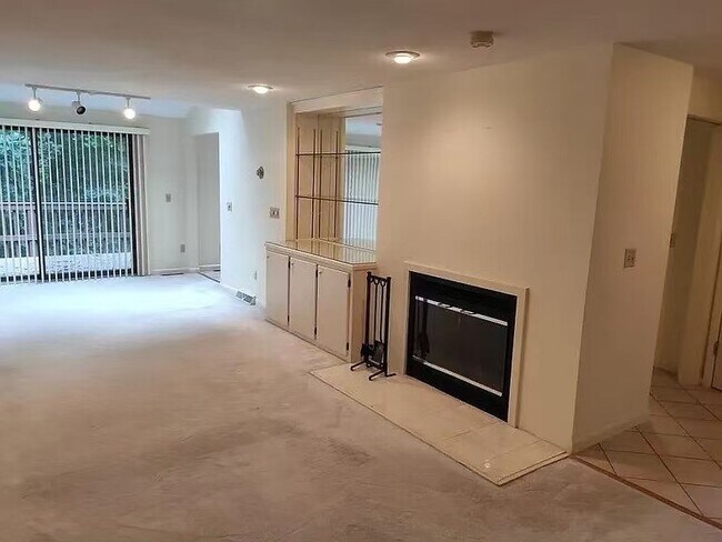 Foto del edificio - 605 Clubhouse Rd