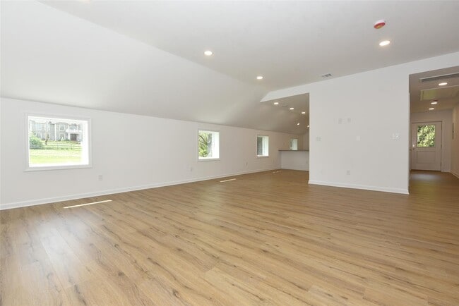Building Photo - 568 Eagle Valley Rd