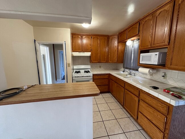 Building Photo - 2530 Termino Ave