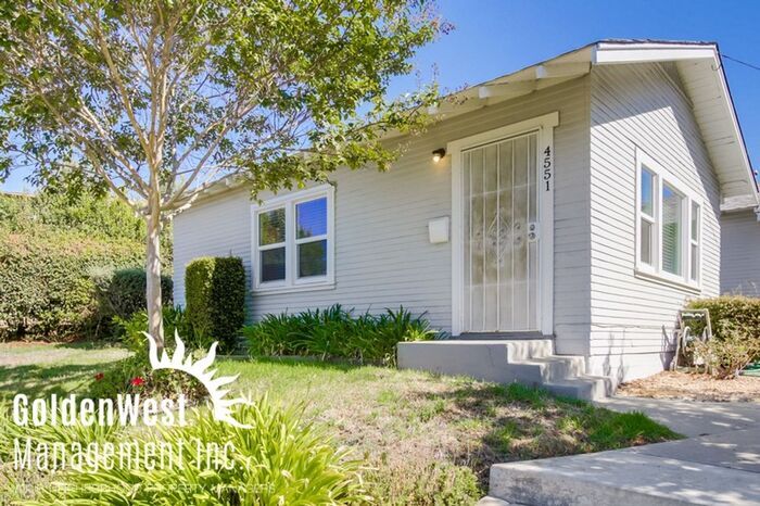 Primary Photo - Cozy 1Bdm 1Ba Cottage Close to the Heart o...