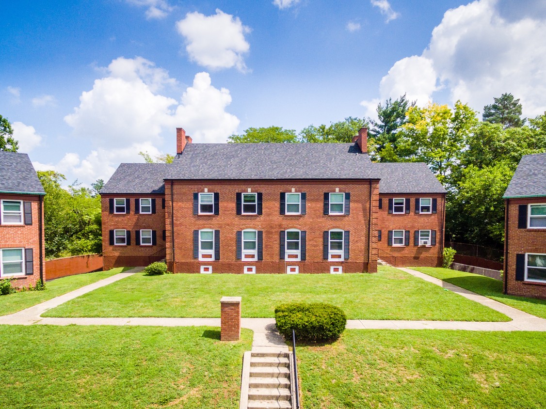 exterior renovado - Heirlooms of Cincinnati