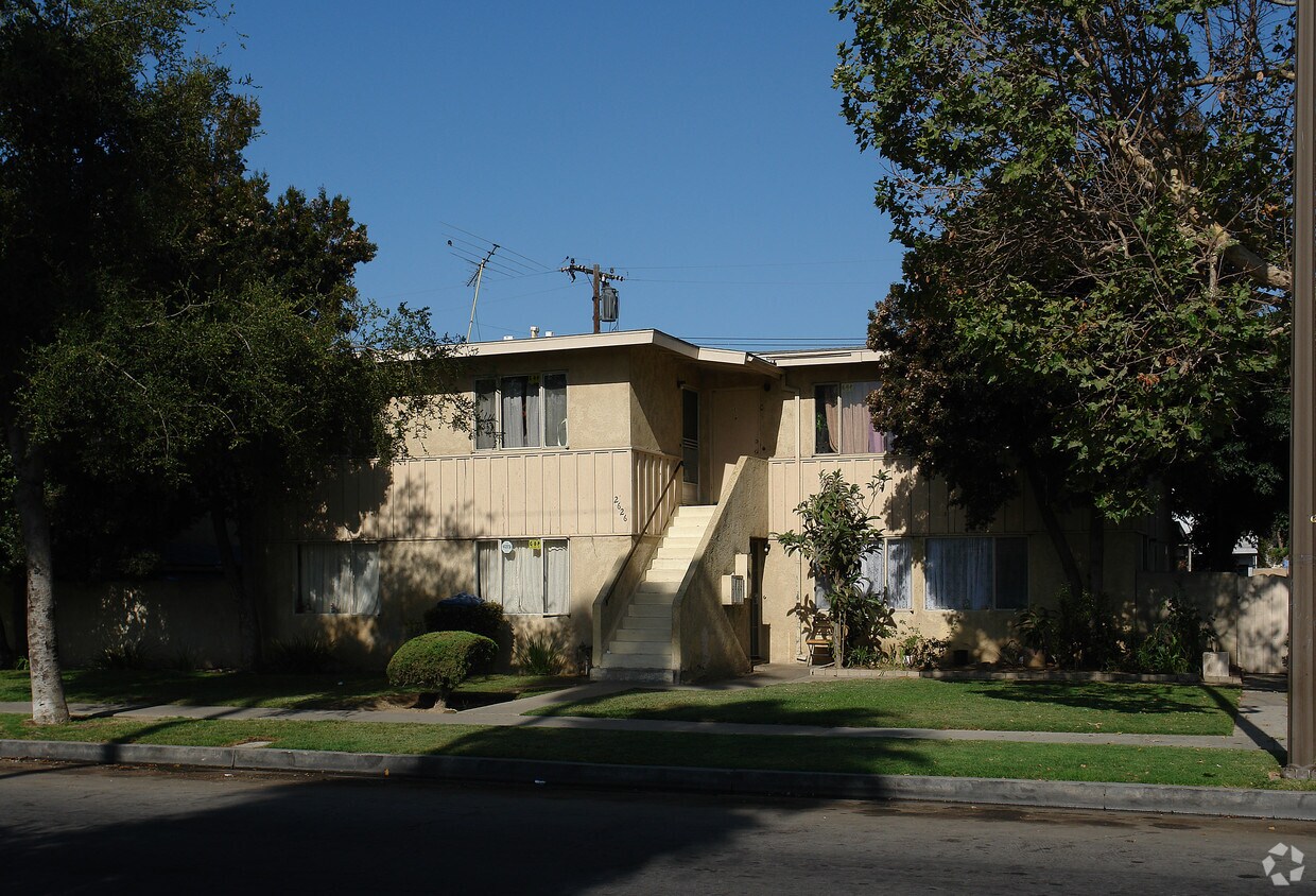 Primary Photo - 2626 S Rosewood Ave