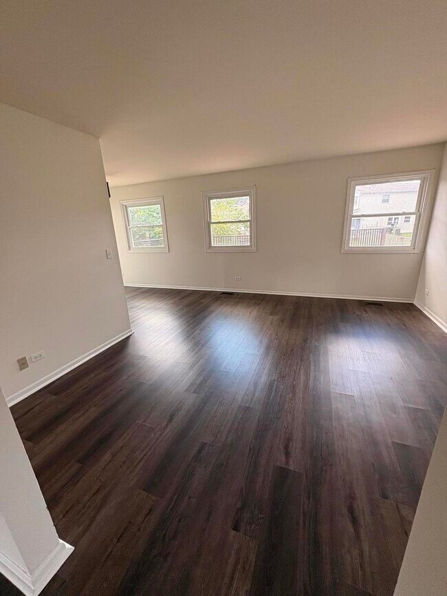 Foto del edificio - 619 Belair Ct