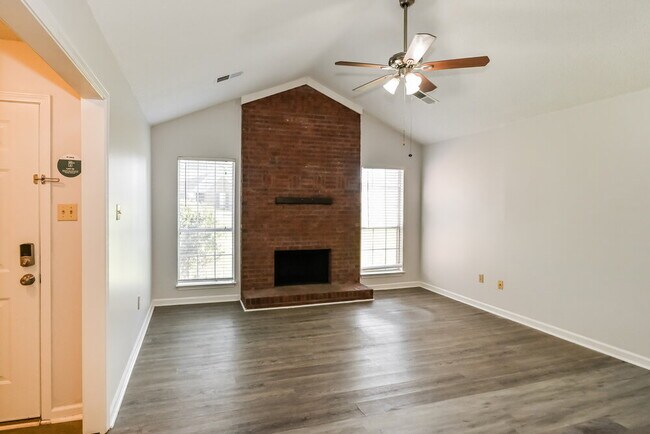 Building Photo - 1683 Coral Hills Dr