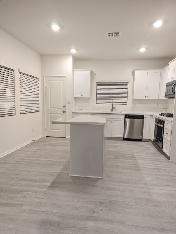 Building Photo - 28410 Pinon Ct