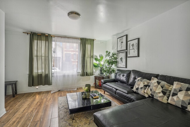 Building Photo - 1624 S Throop St