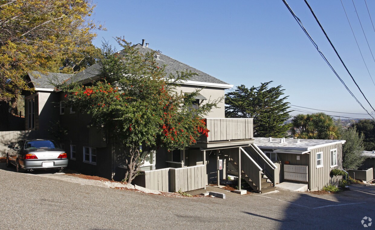Building Photo - Belmont Heights