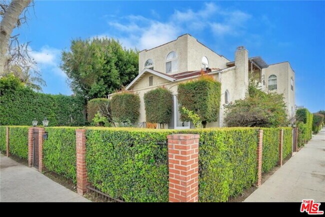 Building Photo - 466 S Orlando Ave