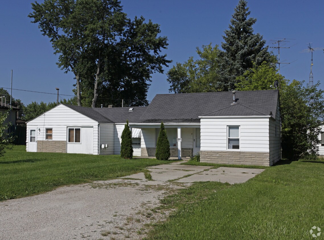 Primary Photo - 7470 Fenton Rd