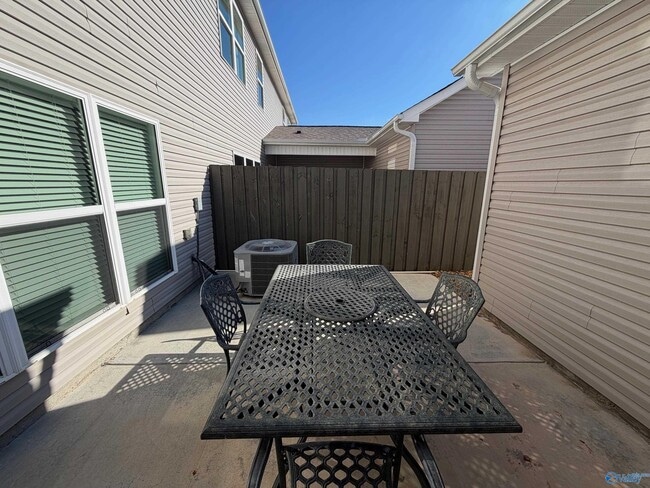 Foto del edificio - 3203 McClellan Wy SE