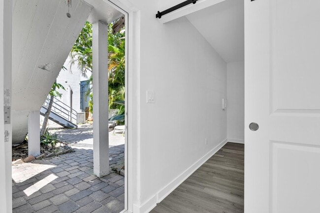 Building Photo - 818 N Dixie Hwy