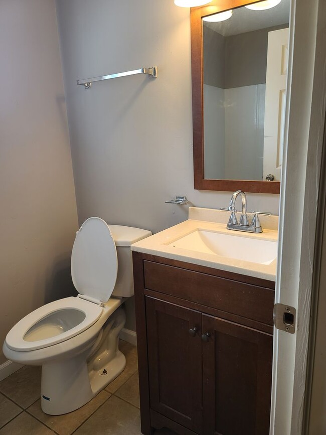 Interior Photo - 808 N Lincoln Ave