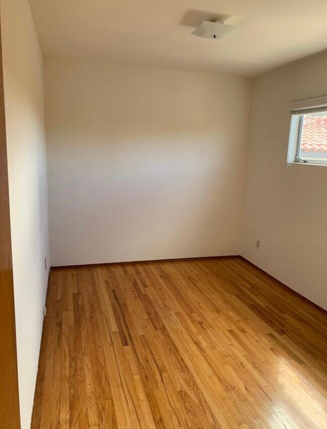 Foto del edificio - 721 W Lewis St