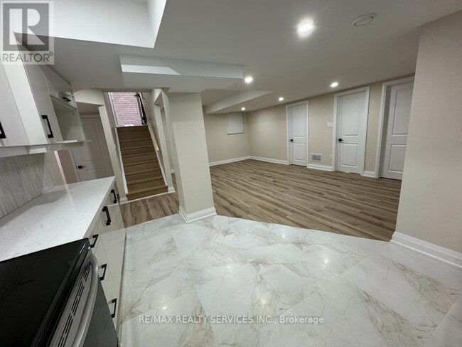Building Photo - 21 Copperhill Hts