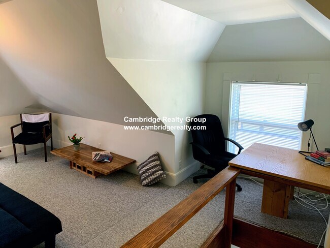 Building Photo - 13 Huron Ave