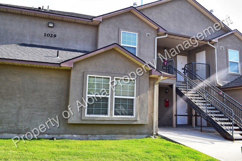 Foto principal - 1037 W Pine Ave