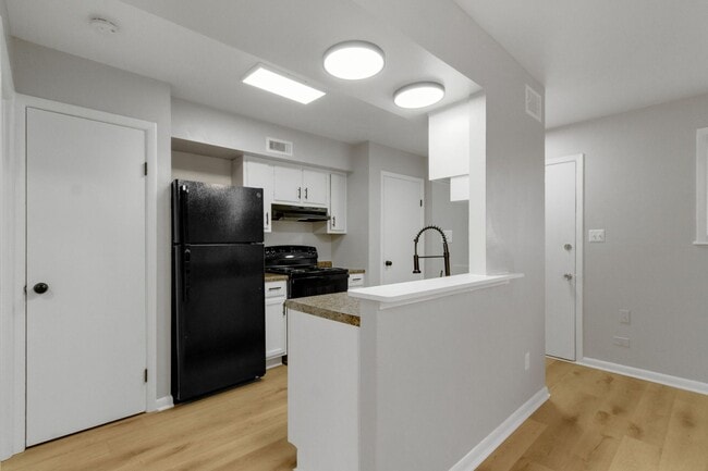 Building Photo - Meadows Apartments