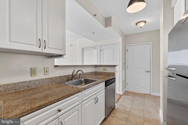 Foto del edificio - 555 Massachusetts Ave NW