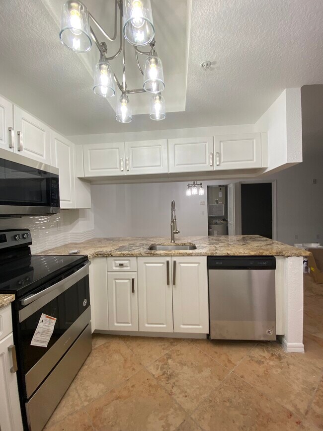 Building Photo - 2807 Veronia Dr
