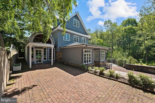 Building Photo - 808 Way Rd
