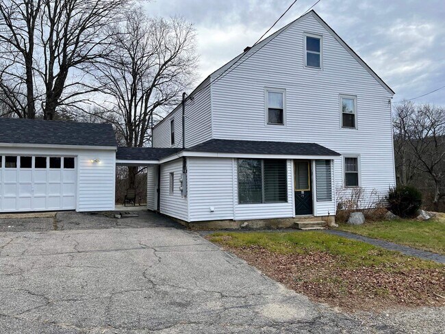 Building Photo - 43 Maple St