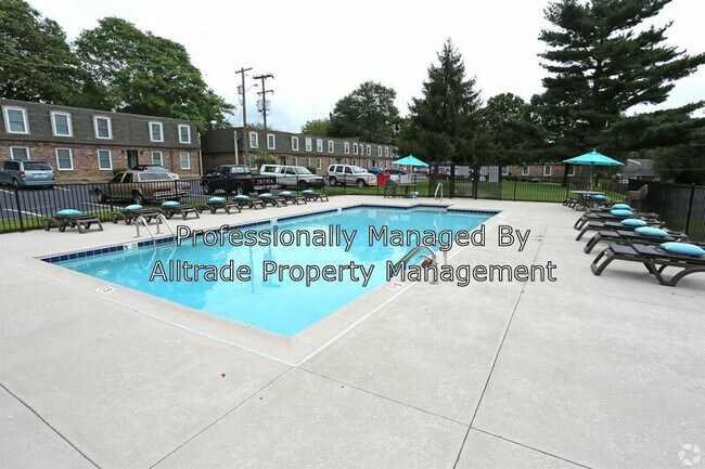 Building Photo - 2601 Lindsay Ave