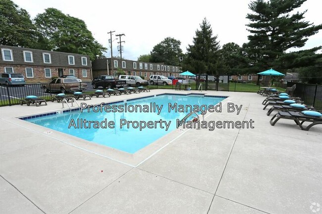 Building Photo - 2601 Lindsay Ave