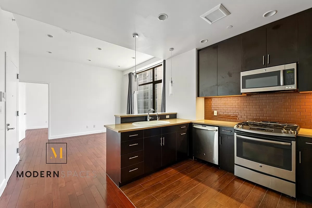 4237 27th St Unit 4C, Long Island City, NY 11101 Condo for Rent in