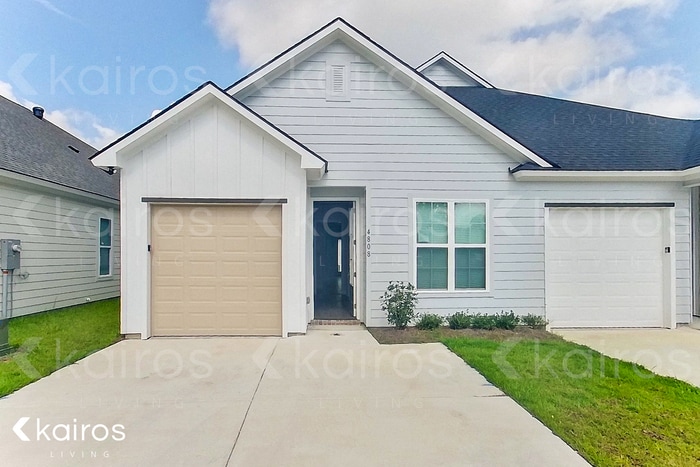 Primary Photo - 4808 W Dacha Ln