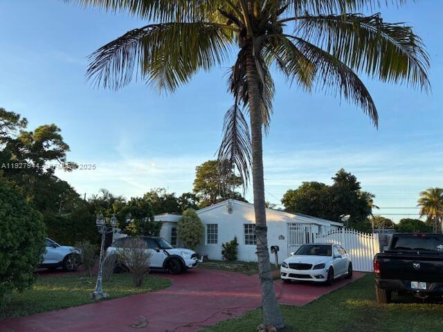 Foto principal - 1815 NE 175th St